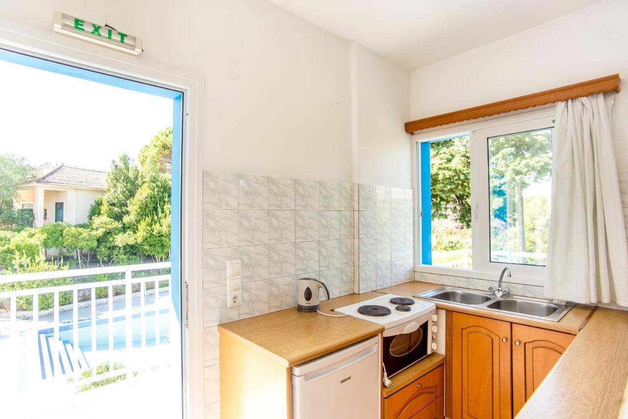 Blue White Apartments - Kefallonia Poolside Retreats Spartia  Exterior photo