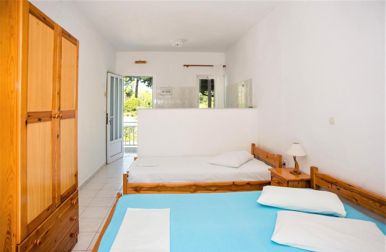 Blue White Apartments - Kefallonia Poolside Retreats Spartia  Exterior photo